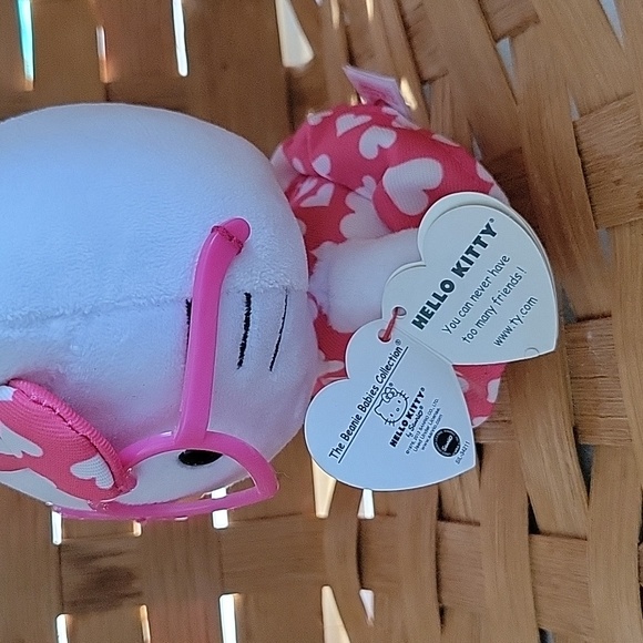 TY HELLO KITTY.     BY SANRIO❤️  BEANIE BABIES, VINTAGE 2013 - Picture 3 of 5